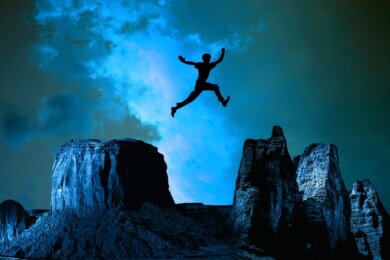 Mountains Jump Boy Rock Success  - Elf-Moondance / Pixabay